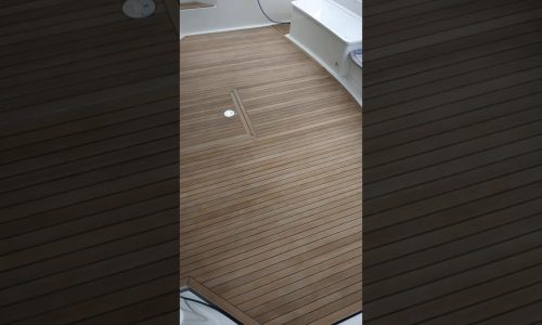 Βίντεο KC Marine με ξύλινο κατάστρωμα σκάφους